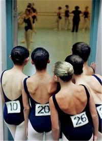 日韩女孩芭蕾视频网站在线播放